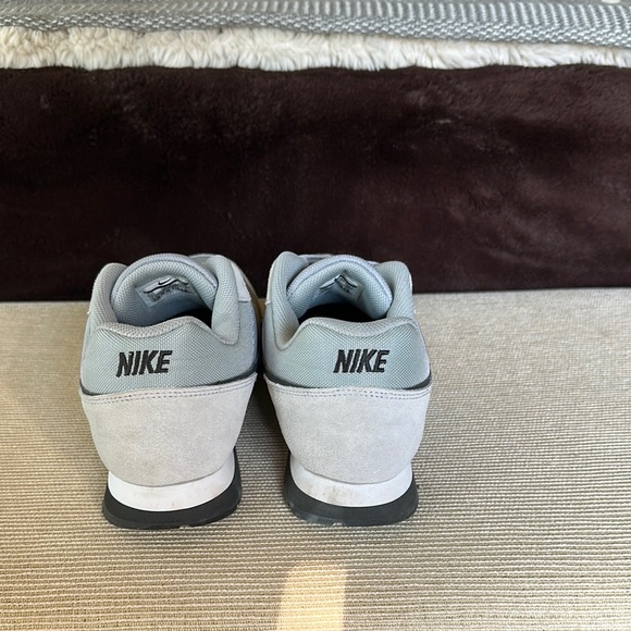 Nike MD Runner 2 Light Gray and Black Sneakers - Picture 3 of 6
